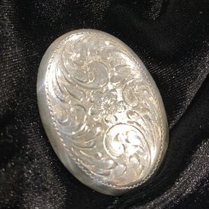 Vintage Oval Sterling Brooch. Approx 2 inches x 1.25 inches. Sterling SMIBO .